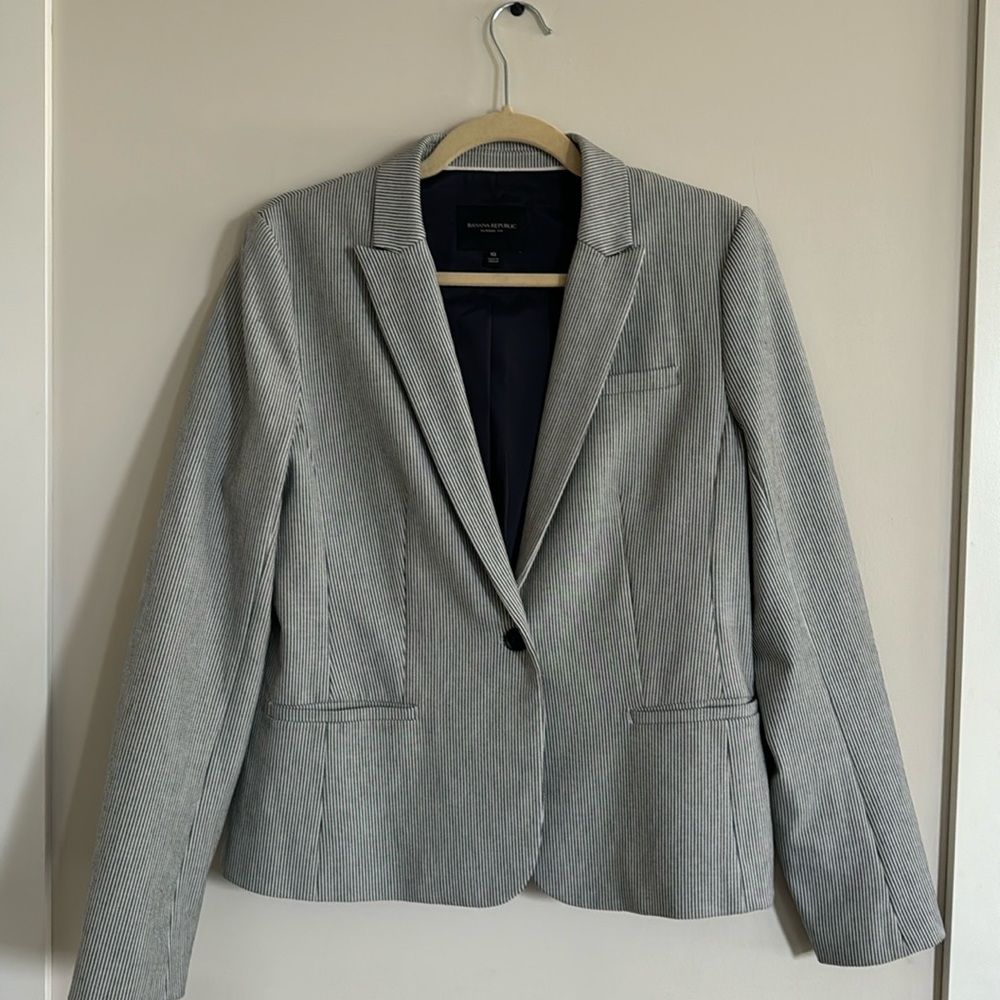 Banana republic size 10, classic fit blazer blue and white pinstripe.